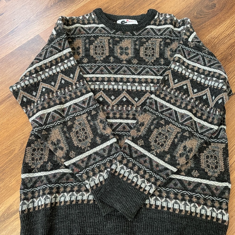 Men's Patterned Sweater - Black and Brown